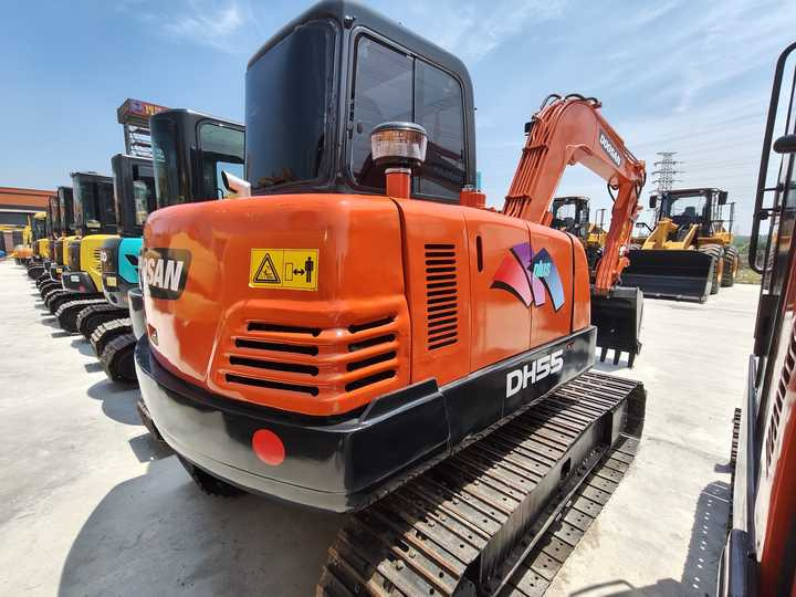 Korea Made Doosan Dh55 Excavator , 60ton 70ton 80ton 90ton Digger , Original Doosan Excavator Machinery - Kāpurķēžu ekskavators: foto 2 Korea Made Doosan Dh55 Excavator , 60ton 70ton 80ton 90ton Digger , Original Doosan Excavator Machinery - Kāpurķēžu ekskavators: foto 2