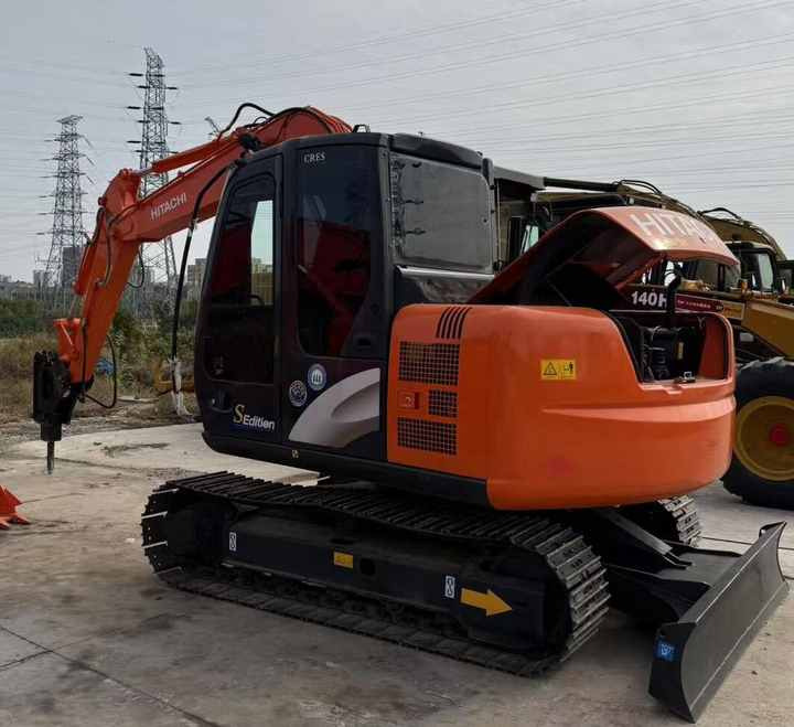 Original Japan Hitachi ZX60 Excavator Hitachi Excavator in Low Price for Hot Sale - Kāpurķēžu ekskavators: foto 3 Original Japan Hitachi ZX60 Excavator Hitachi Excavator in Low Price for Hot Sale - Kāpurķēžu ekskavators: foto 3
