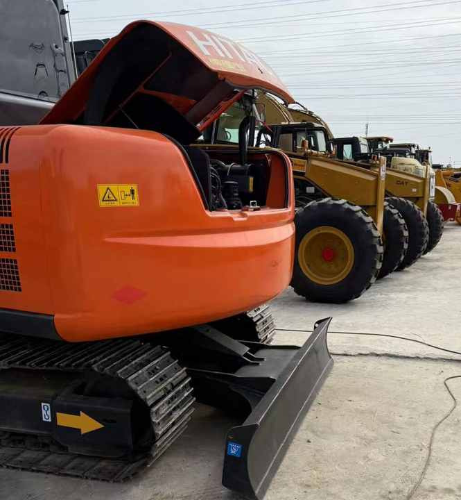 Original Japan Hitachi ZX60 Excavator Hitachi Excavator in Low Price for Hot Sale - Kāpurķēžu ekskavators: foto 4 Original Japan Hitachi ZX60 Excavator Hitachi Excavator in Low Price for Hot Sale - Kāpurķēžu ekskavators: foto 4