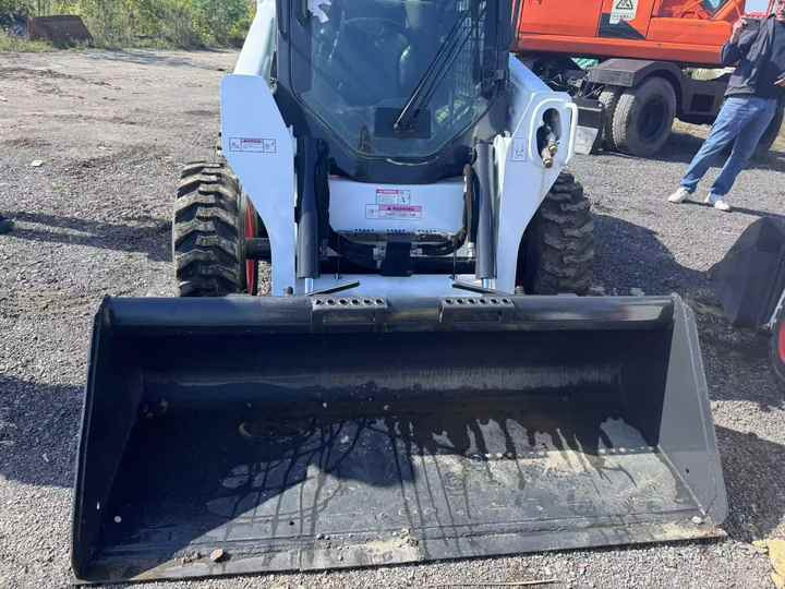 Skid Steer Loader Bobcat S550 Original Wheel Loader in Good Condition on Sale Bobcat 550 - Kompaktiekrāvējs: foto 4 Skid Steer Loader Bobcat S550 Original Wheel Loader in Good Condition on Sale Bobcat 550 - Kompaktiekrāvējs: foto 4