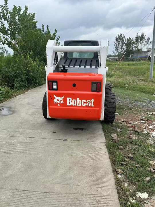 USED BOBCAT S300 Skid-steer Loader with Very Good Performance Is for Sale at a Low Price. S160/s185/s220/330 in Stock - Kompaktiekrāvējs: foto 3 USED BOBCAT S300 Skid-steer Loader with Very Good Performance Is for Sale at a Low Price. S160/s185/s220/330 in Stock - Kompaktiekrāvējs: foto 3