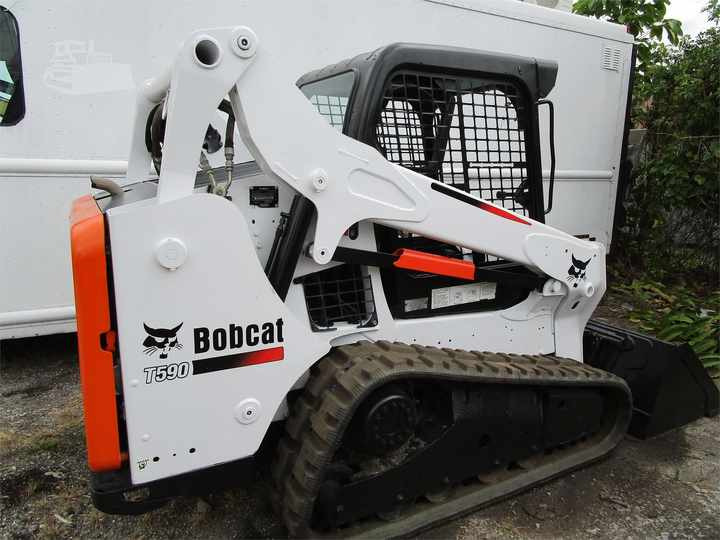 Used Bobcat T590 Used Skid Steer Loader with Good Condition for Sale S160 S185 S300 S330 T590 3T 4T 5T 2T - Kompaktiekrāvējs: foto 4 Used Bobcat T590 Used Skid Steer Loader with Good Condition for Sale S160 S185 S300 S330 T590 3T 4T 5T 2T - Kompaktiekrāvējs: foto 4