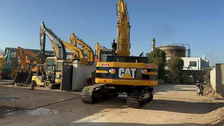 Used Digger CAT 325BL Construction Machinery Construction Digger Used CAT 325BL Cheap Excavator - Kāpurķēžu ekskavators: foto 2 Used Digger CAT 325BL Construction Machinery Construction Digger Used CAT 325BL Cheap Excavator - Kāpurķēžu ekskavators: foto 2