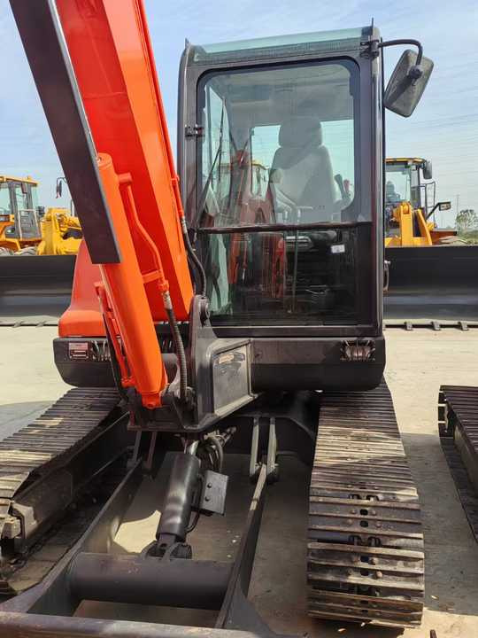 Used Digger DOOSAN DX60 Construction Machinery Construction Digger Used DOOSAN DX60 Cheap Excavator - Kāpurķēžu ekskavators: foto 3 Used Digger DOOSAN DX60 Construction Machinery Construction Digger Used DOOSAN DX60 Cheap Excavator - Kāpurķēžu ekskavators: foto 3