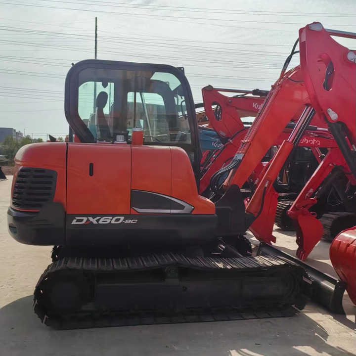 Used Digger DOOSAN DX60 Construction Machinery Construction Digger Used DOOSAN DX60 Cheap Excavator - Kāpurķēžu ekskavators: foto 1 Used Digger DOOSAN DX60 Construction Machinery Construction Digger Used DOOSAN DX60 Cheap Excavator - Kāpurķēžu ekskavators: foto 1