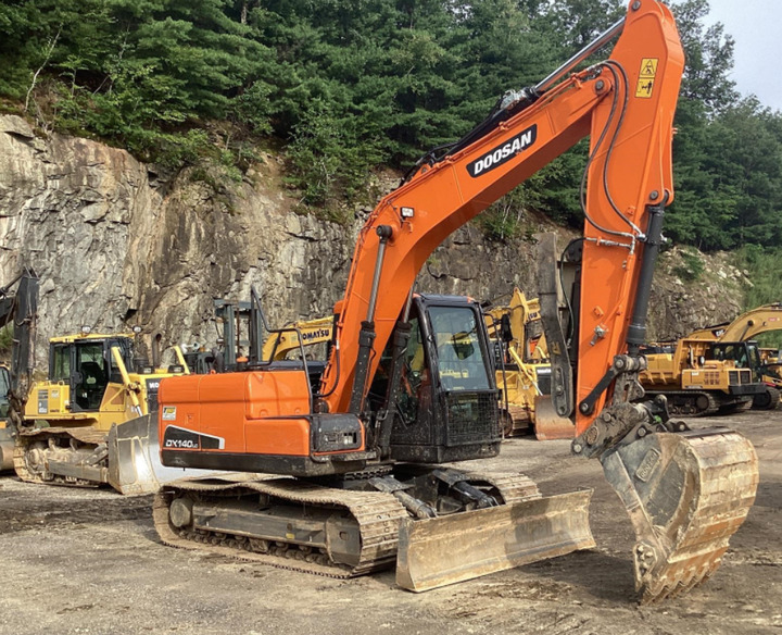 Used Excavator Doosan DX140 Excavators Mini Equipment Earth Moving Machinery Doosan Digger Excavator for Sale - Kāpurķēžu ekskavators: foto 2 Used Excavator Doosan DX140 Excavators Mini Equipment Earth Moving Machinery Doosan Digger Excavator for Sale - Kāpurķēžu ekskavators: foto 2