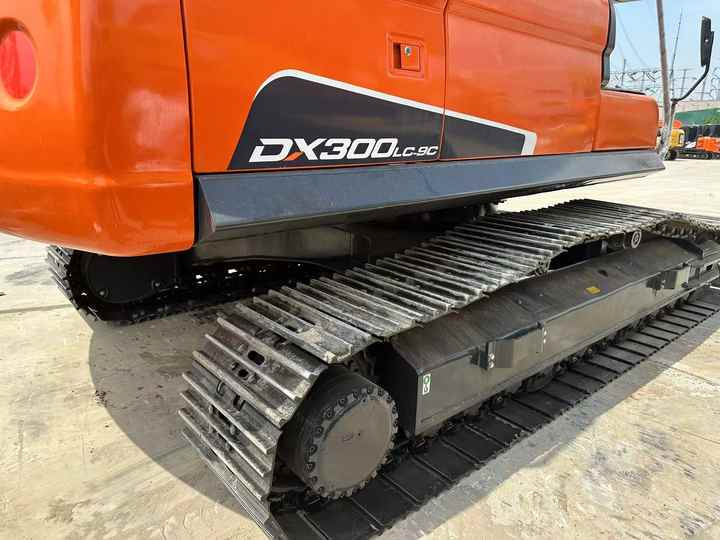 Used Excavator Doosan DX300 Excavators Mini Equipment Earth Moving Machinery Doosan Digger Excavator for Sale - Ekskavators: foto 5 Used Excavator Doosan DX300 Excavators Mini Equipment Earth Moving Machinery Doosan Digger Excavator for Sale - Ekskavators: foto 5