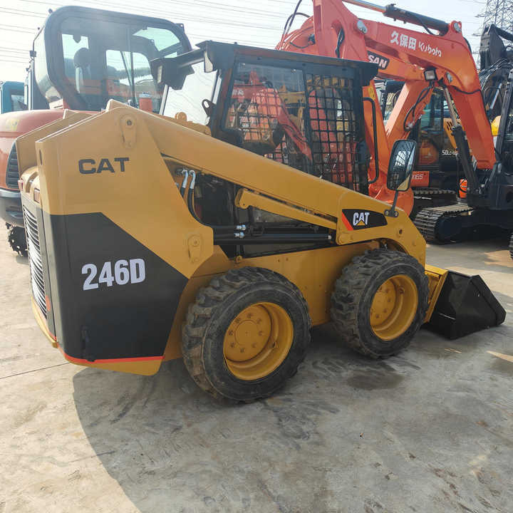Used Front Loader Tractor CAT 246D Skid Steer Loader / Used Cat 226B 246C 246d Mini Skid Steer Loader in Stock - Kompaktiekrāvējs: foto 1 Used Front Loader Tractor CAT 246D Skid Steer Loader / Used Cat 226B 246C 246d Mini Skid Steer Loader in Stock - Kompaktiekrāvējs: foto 1