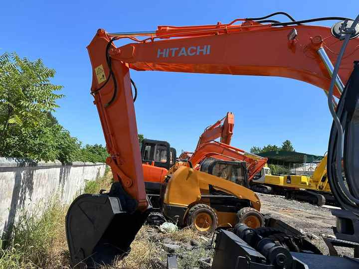 Used Wheel Excavator Hitachi ZX 130W Made in Japan 13ton Hitachi Zx130w Wheel Excavator Price Used Hitachi Zx130 Excavator SALE - Ekskavators: foto 3 Used Wheel Excavator Hitachi ZX 130W Made in Japan 13ton Hitachi Zx130w Wheel Excavator Price Used Hitachi Zx130 Excavator SALE - Ekskavators: foto 3