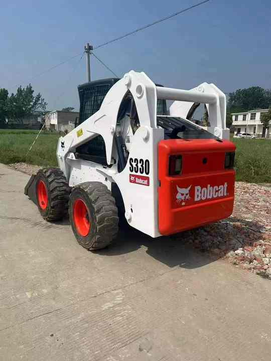 Very Low Price American Brand Used Bobcat S330 Skid Steer Loader with Superior Performance for Sale S160/S180/S300 in Stock - Kompaktiekrāvējs: foto 4 Very Low Price American Brand Used Bobcat S330 Skid Steer Loader with Superior Performance for Sale S160/S180/S300 in Stock - Kompaktiekrāvējs: foto 4