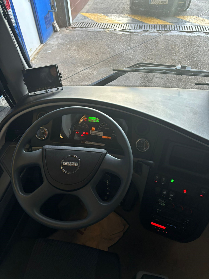 ISUZU TURQUOISE - Starppilsētu autobuss: foto 4 ISUZU TURQUOISE - Starppilsētu autobuss: foto 4