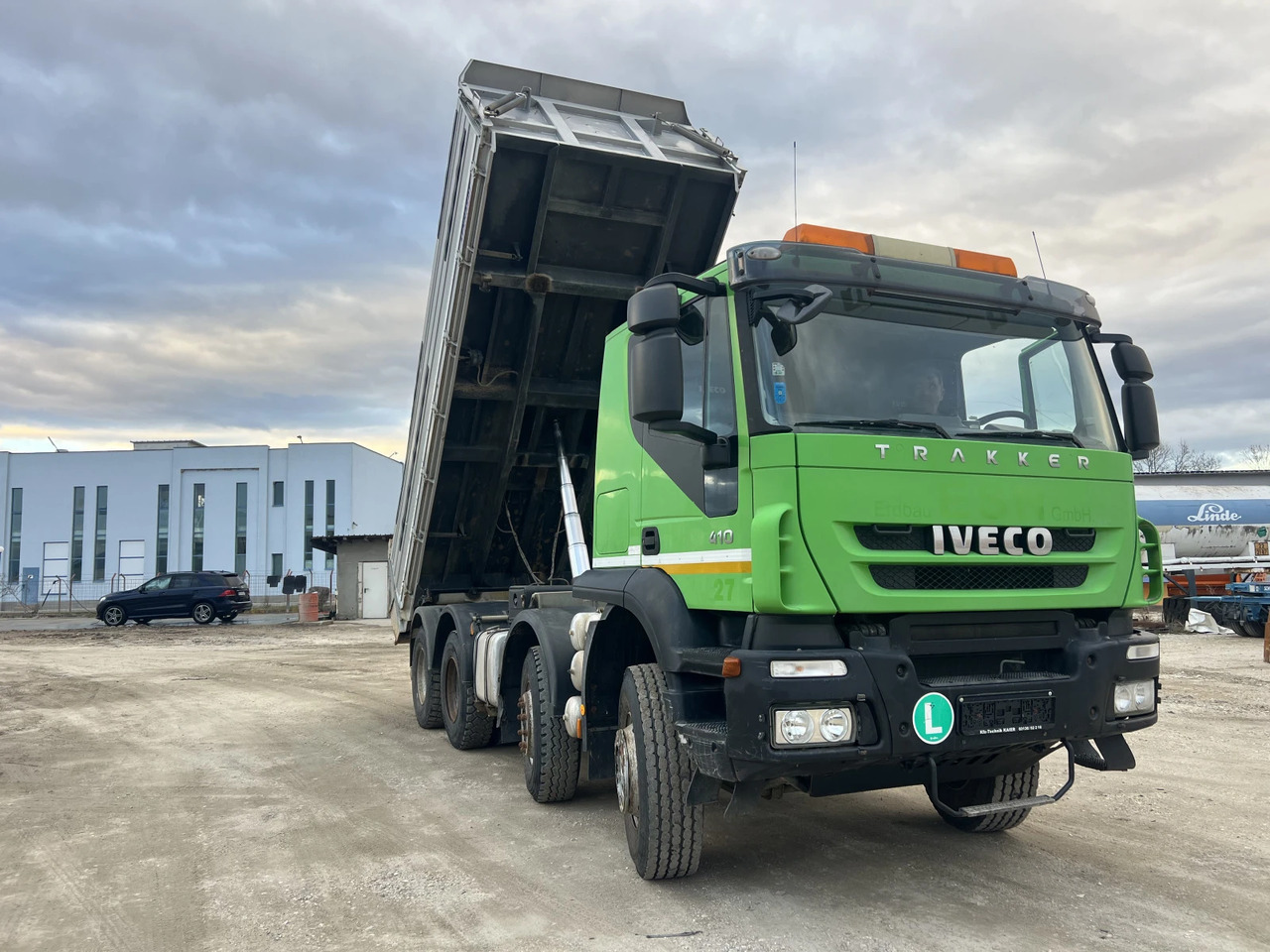 Iveco Trakker 8х4, Нов внос - Kravas automašīna pašizgāzējs: foto 3 Iveco Trakker 8х4, Нов внос - Kravas automašīna pašizgāzējs: foto 3