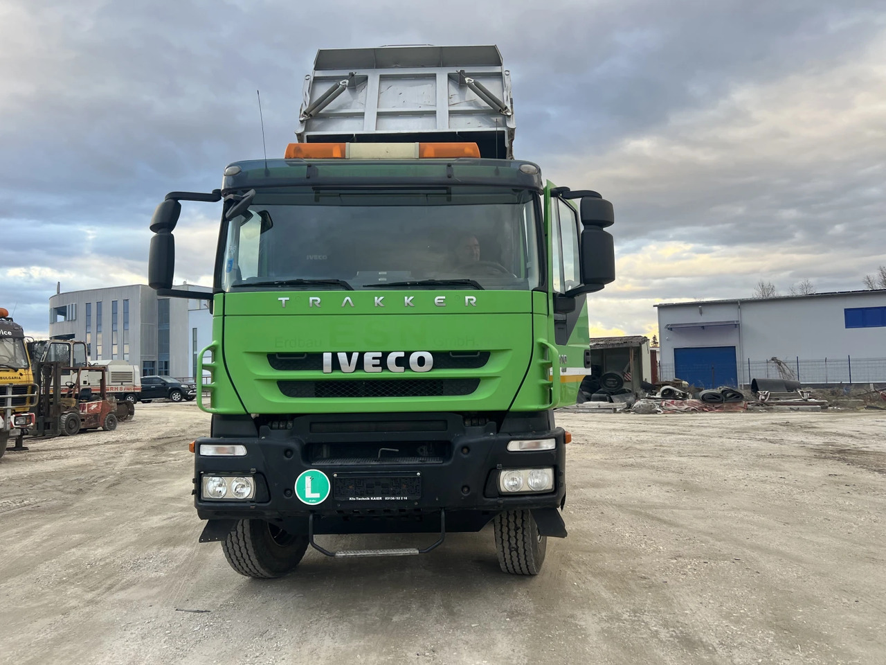 Iveco Trakker 8х4, Нов внос - Kravas automašīna pašizgāzējs: foto 4 Iveco Trakker 8х4, Нов внос - Kravas automašīna pašizgāzējs: foto 4