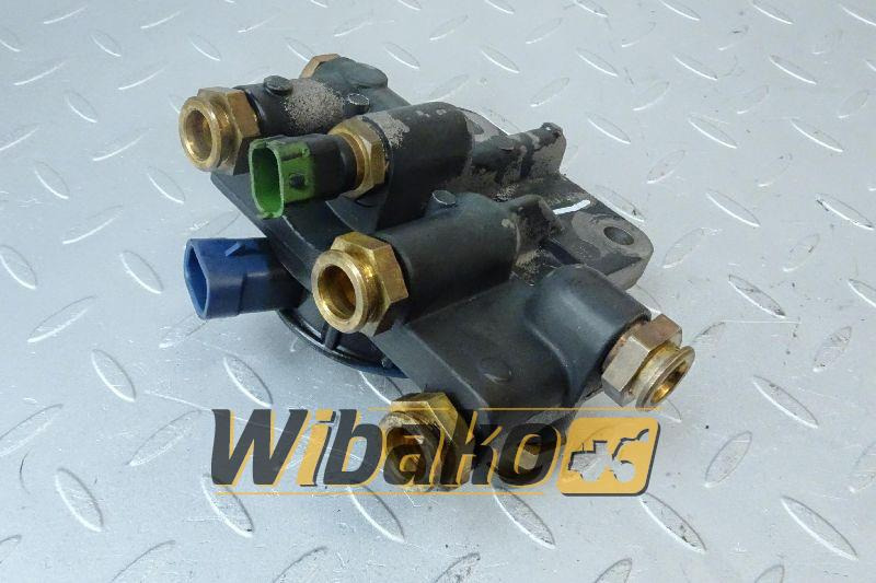 Fuel filter bracket Cummins 4898756 - Degvielas filtrs - Celtniecības tehnika: foto 1 Fuel filter bracket Cummins 4898756 - Degvielas filtrs - Celtniecības tehnika: foto 1