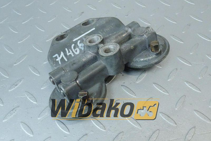 Fuel filter bracket for engine Deutz BF6M1015 01161848 - Degvielas filtrs - Celtniecības tehnika: foto 1 Fuel filter bracket for engine Deutz BF6M1015 01161848 - Degvielas filtrs - Celtniecības tehnika: foto 1