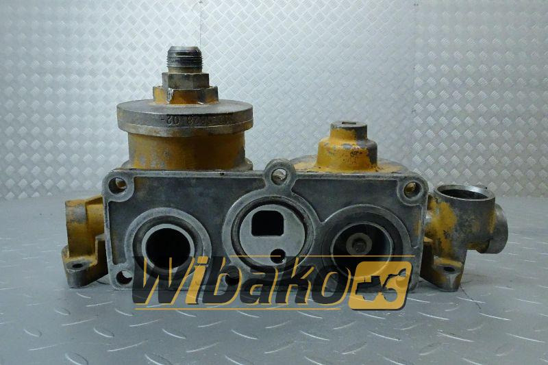 Oil filter bracket Caterpillar 166-1329 - Eļļas filtrs - Celtniecības tehnika: foto 1 Oil filter bracket Caterpillar 166-1329 - Eļļas filtrs - Celtniecības tehnika: foto 1