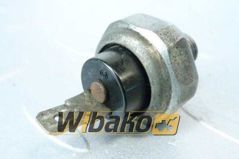 Oil pressure sensor Kubota 15531-39010 - Sensors - Celtniecības tehnika: foto 1 Oil pressure sensor Kubota 15531-39010 - Sensors - Celtniecības tehnika: foto 1