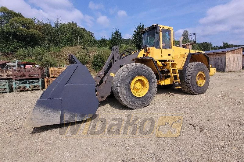 Volvo L220E - Riteņu iekrāvējs: foto 1 Volvo L220E - Riteņu iekrāvējs: foto 1
