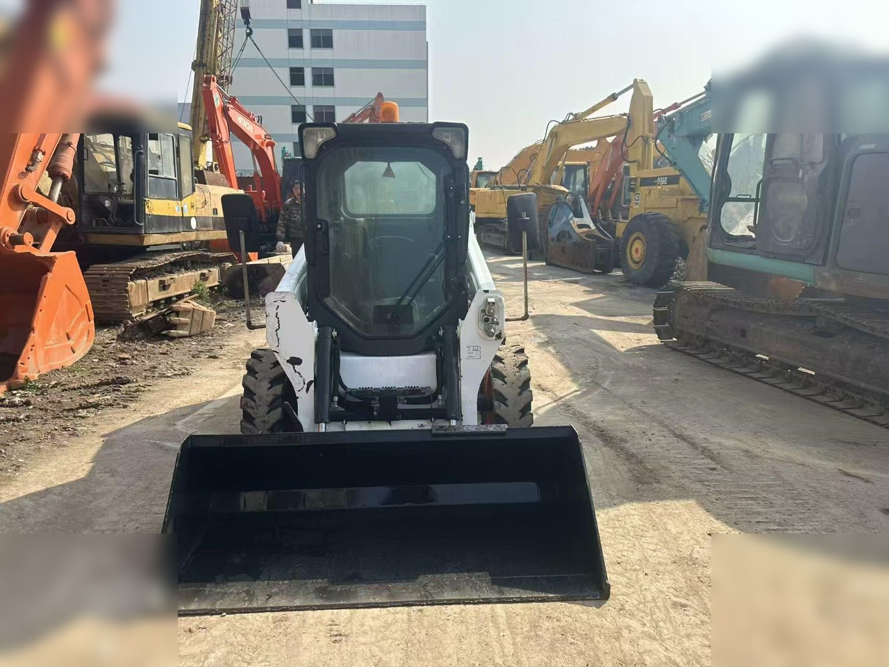 BOBCAT S550 - Kompaktiekrāvējs: foto 1 BOBCAT S550 - Kompaktiekrāvējs: foto 1
