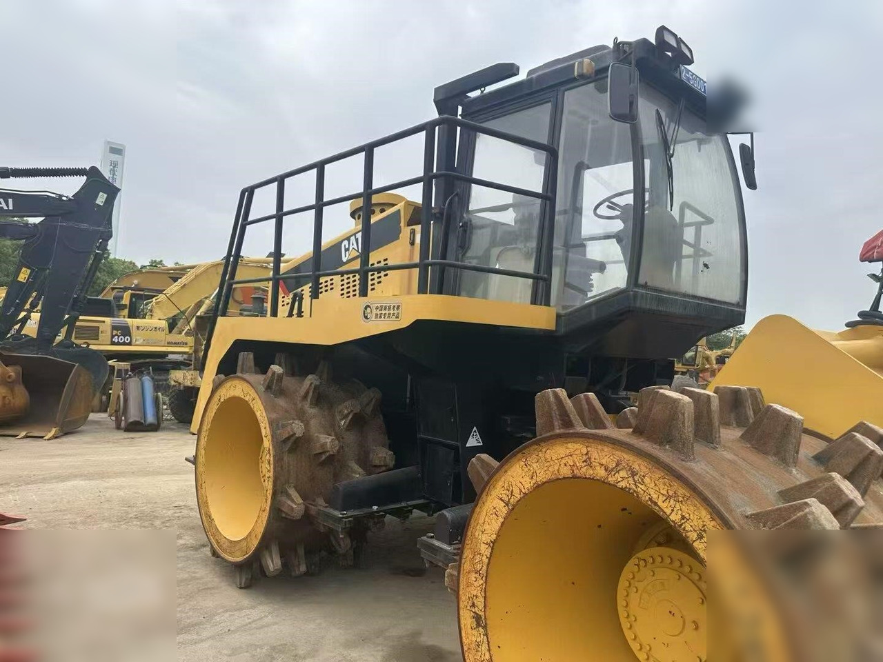CATERPILLAR 816A - Vibrorullis: foto 1 CATERPILLAR 816A - Vibrorullis: foto 1