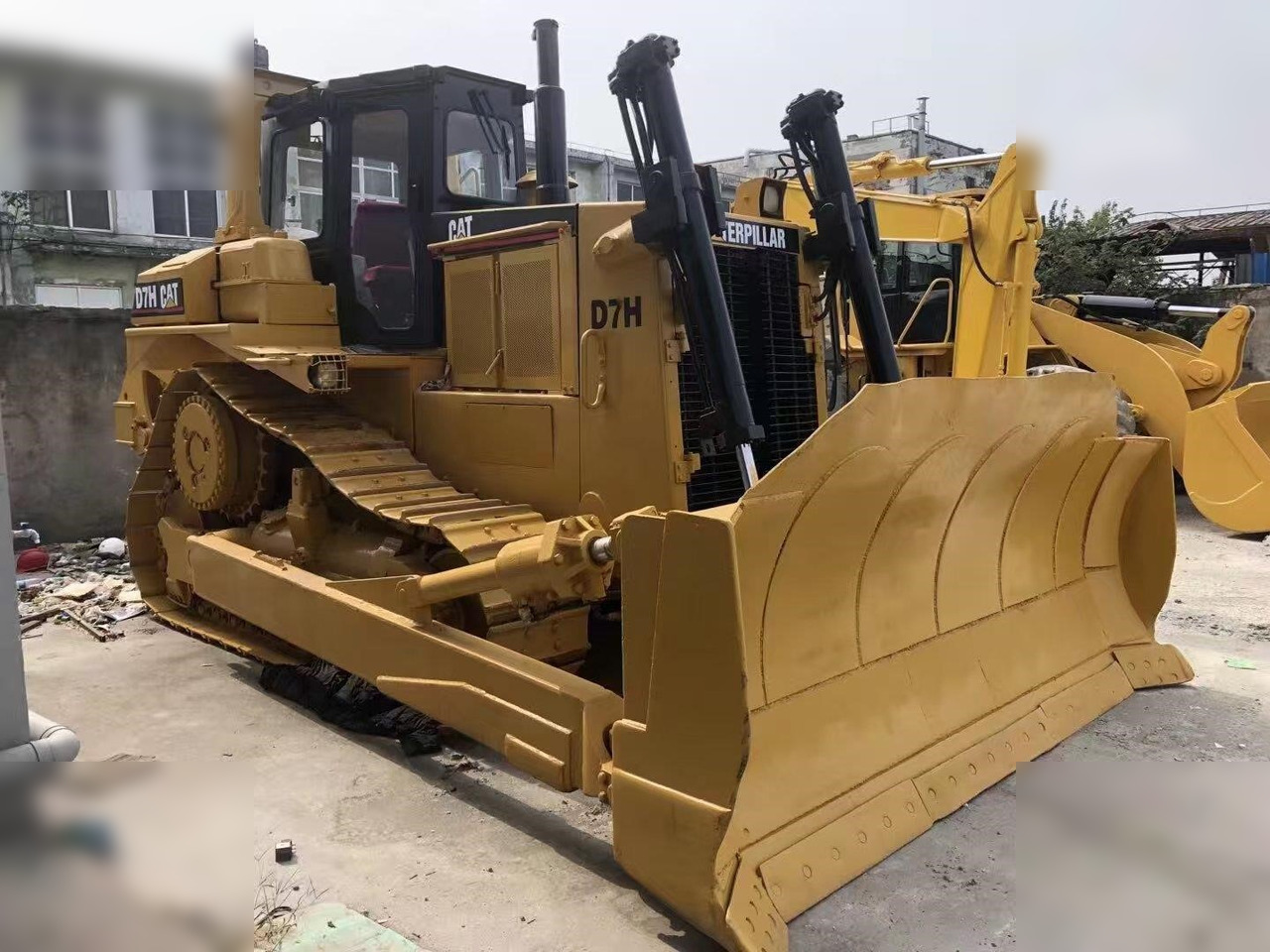CATERPILLAR D7H - Buldozers: foto 4 CATERPILLAR D7H - Buldozers: foto 4