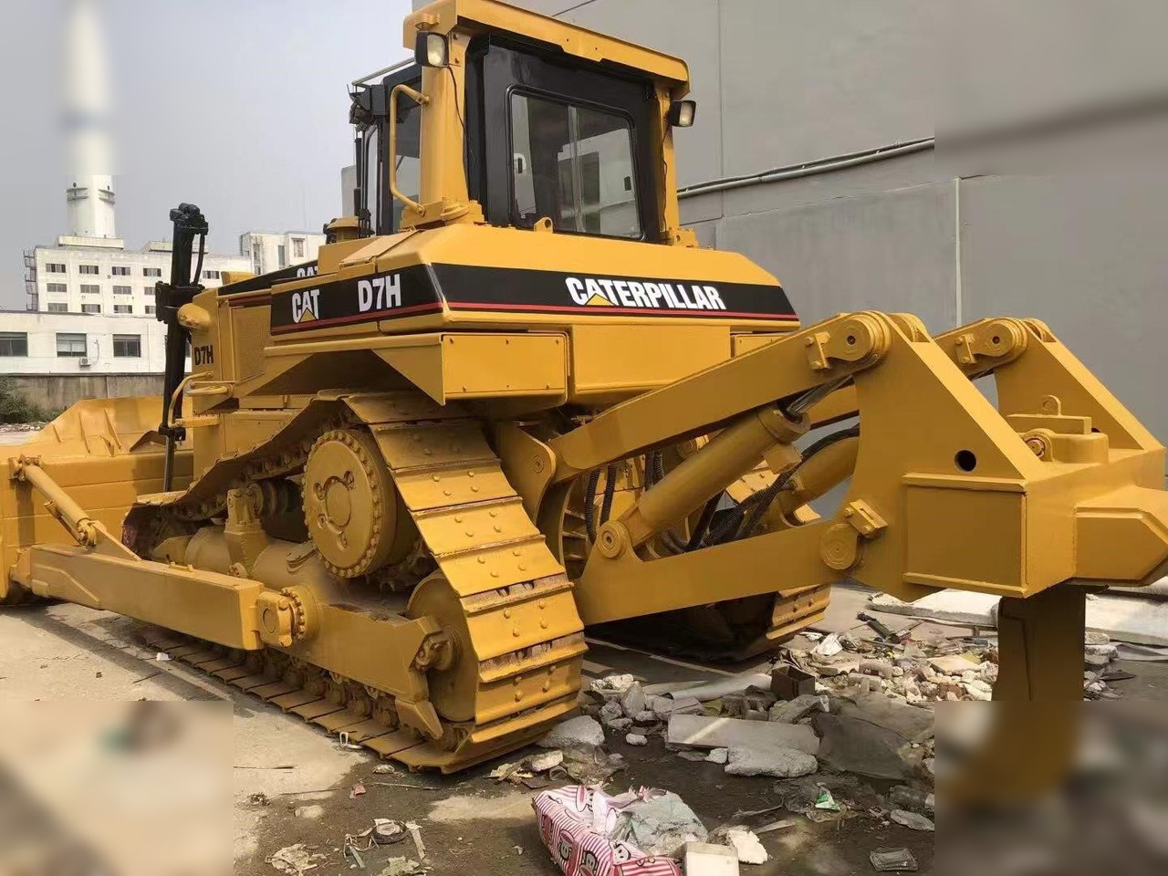 CATERPILLAR D7H - Buldozers: foto 3 CATERPILLAR D7H - Buldozers: foto 3