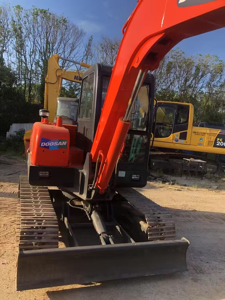 DOOSAN 55-9c - Mini-ekskavators: foto 1 DOOSAN 55-9c - Mini-ekskavators: foto 1