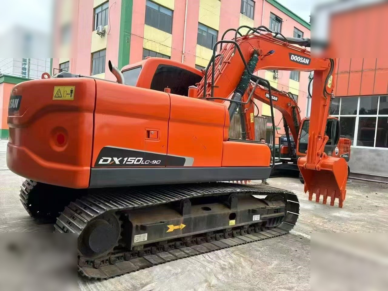 DOOSAN DX150W-9C - Riteņu ekskavators: foto 3 DOOSAN DX150W-9C - Riteņu ekskavators: foto 3