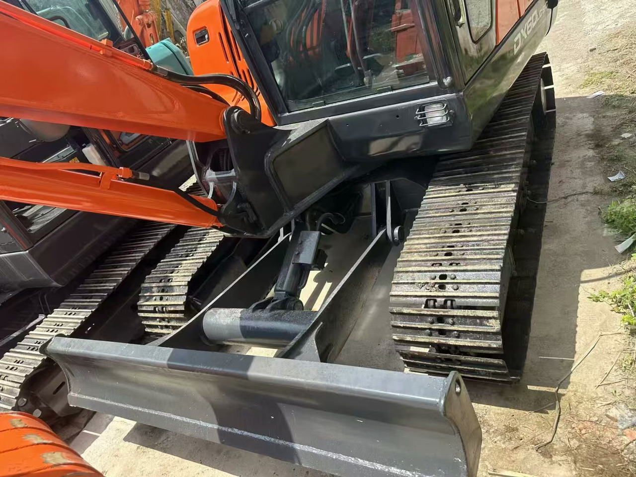 DOOSAN DX60 - Kāpurķēžu ekskavators: foto 3 DOOSAN DX60 - Kāpurķēžu ekskavators: foto 3