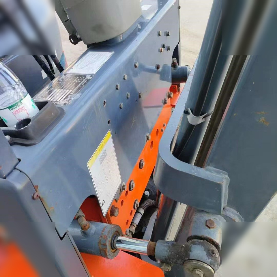 Dīzeļiekrāvējs HELI FG18G: foto 6 Dīzeļiekrāvējs HELI FG18G: foto 6