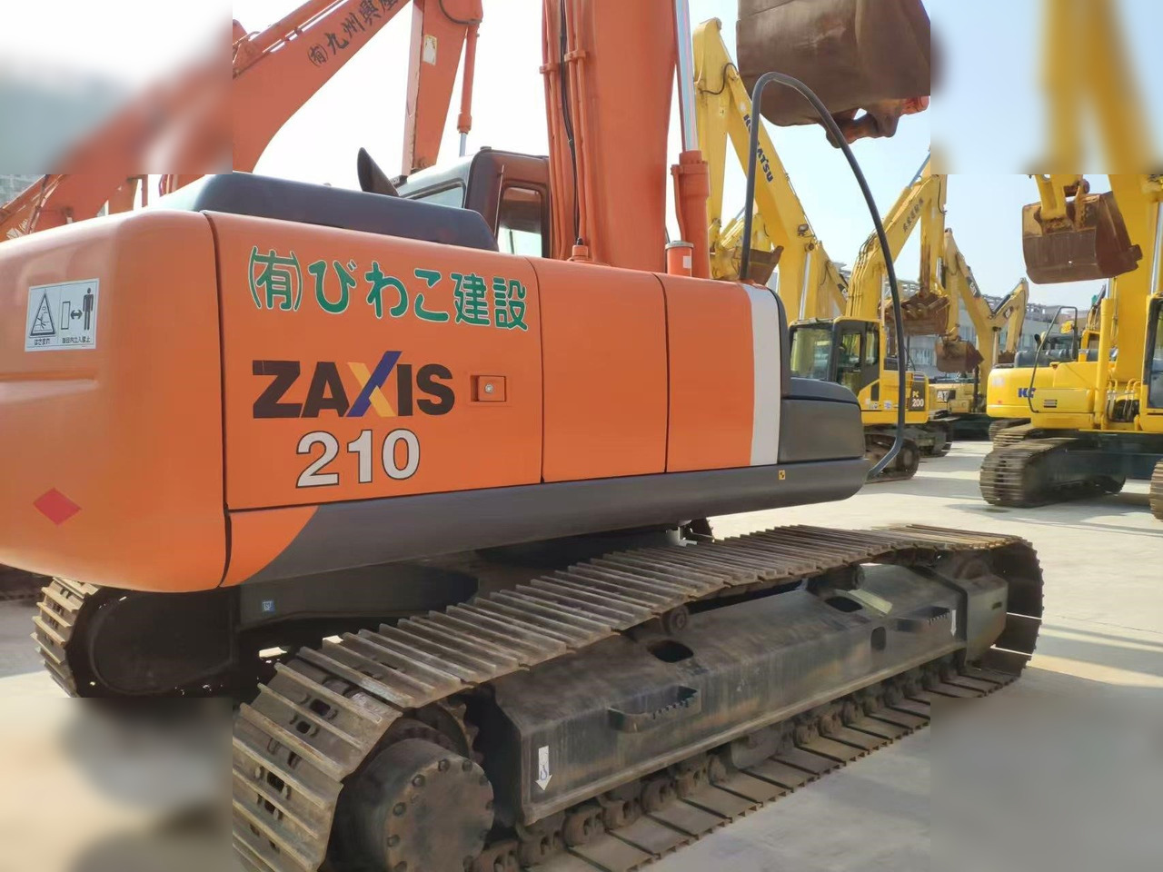 HITACHI ZX210 - Kāpurķēžu ekskavators: foto 3 HITACHI ZX210 - Kāpurķēžu ekskavators: foto 3