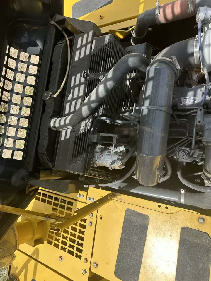KOMATSU 350 - Kāpurķēžu ekskavators: foto 3 KOMATSU 350 - Kāpurķēžu ekskavators: foto 3