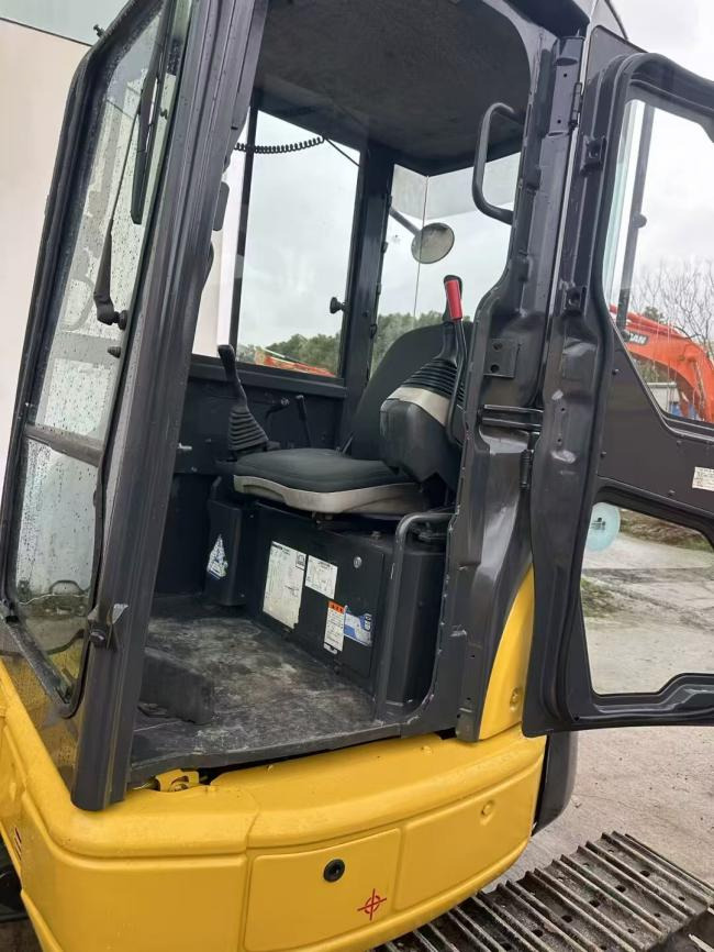Mini-ekskavators KOMATSU 35MR: foto 8