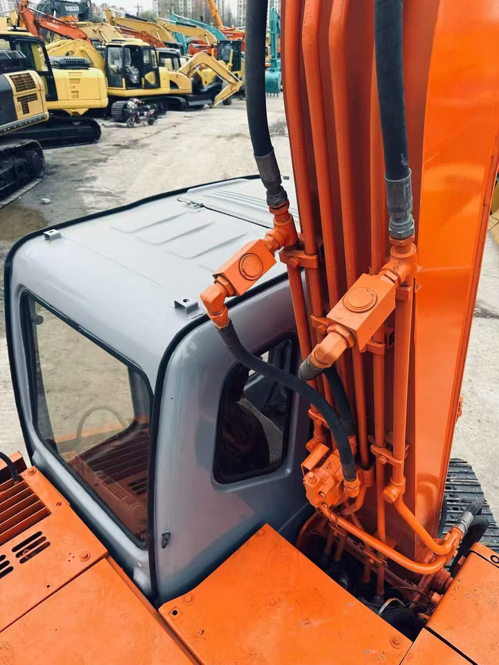 KOMATSU EX60 - Kāpurķēžu ekskavators: foto 3 KOMATSU EX60 - Kāpurķēžu ekskavators: foto 3