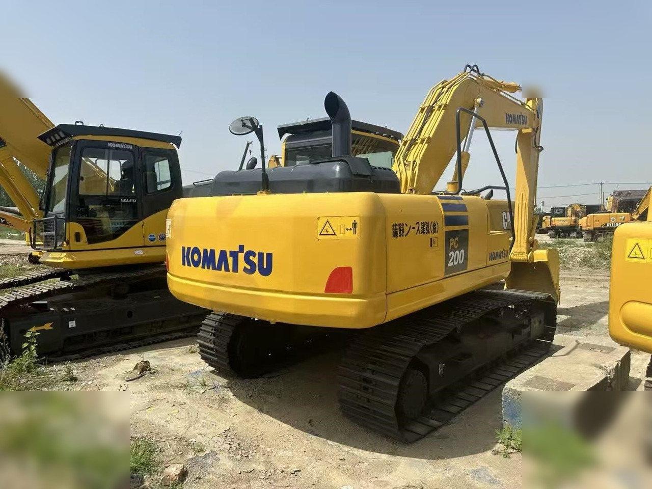KOMATSU PC200-8 - Kāpurķēžu ekskavators: foto 2 KOMATSU PC200-8 - Kāpurķēžu ekskavators: foto 2