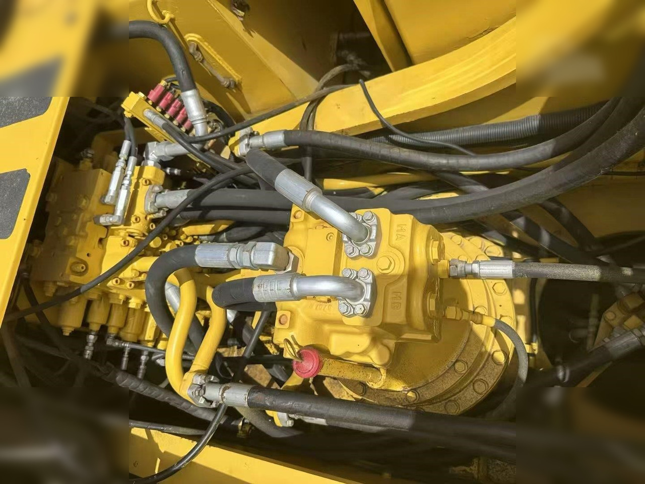 Kāpurķēžu ekskavators KOMATSU PC350: foto 9