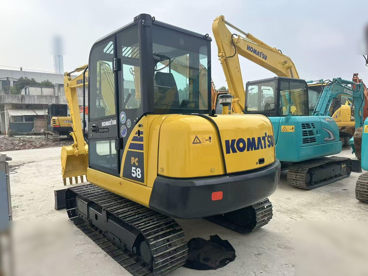 KOMATSU PC56-7 - Mini-ekskavators: foto 1 KOMATSU PC56-7 - Mini-ekskavators: foto 1