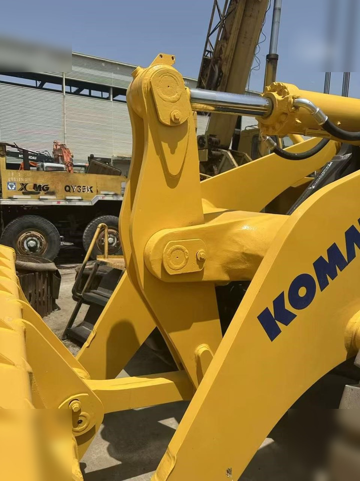 KOMATSU WA470-3 - Riteņu iekrāvējs: foto 2 KOMATSU WA470-3 - Riteņu iekrāvējs: foto 2