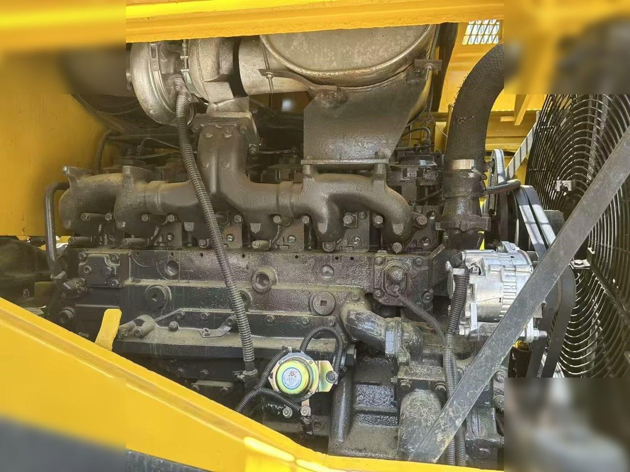 KOMATSU WA470-3 - Riteņu iekrāvējs: foto 2 KOMATSU WA470-3 - Riteņu iekrāvējs: foto 2