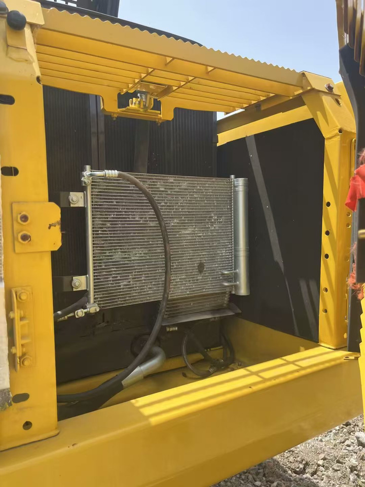 KOMATSU pc200 - Kāpurķēžu ekskavators: foto 3 KOMATSU pc200 - Kāpurķēžu ekskavators: foto 3