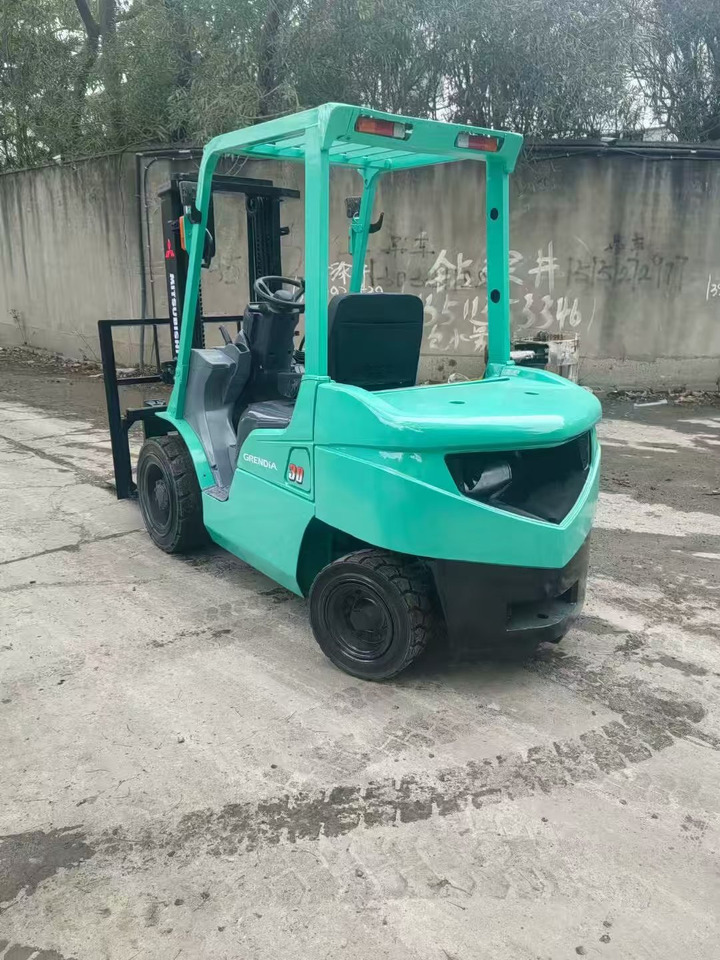 MITSUBISHI 3-ton - Torņa pacēlājs: foto 3 MITSUBISHI 3-ton - Torņa pacēlājs: foto 3