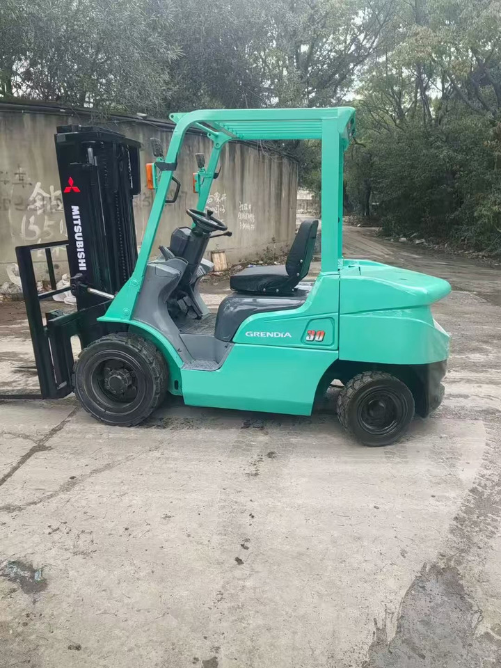 MITSUBISHI 3-ton - Torņa pacēlājs: foto 4 MITSUBISHI 3-ton - Torņa pacēlājs: foto 4