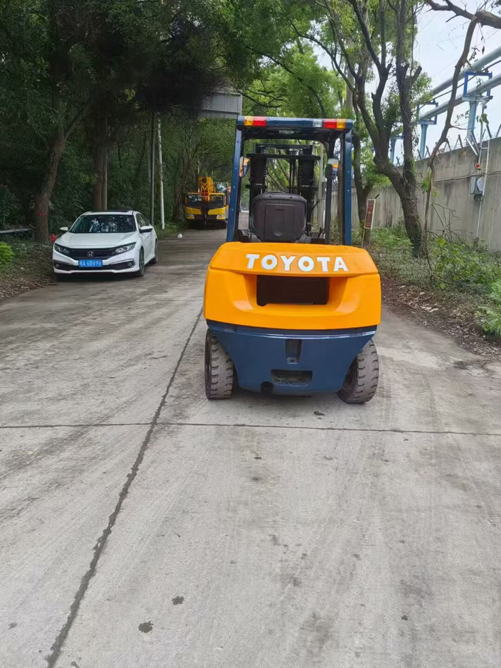 TOYATA 5-TON - Torņa pacēlājs: foto 4 TOYATA 5-TON - Torņa pacēlājs: foto 4
