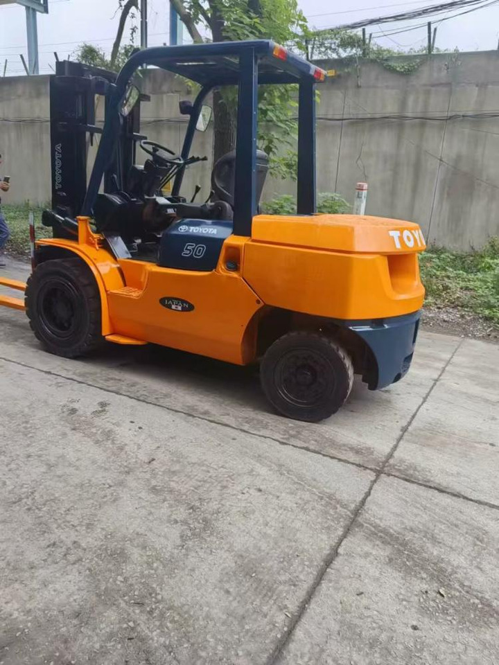 TOYATA 5-TON - Torņa pacēlājs: foto 3 TOYATA 5-TON - Torņa pacēlājs: foto 3