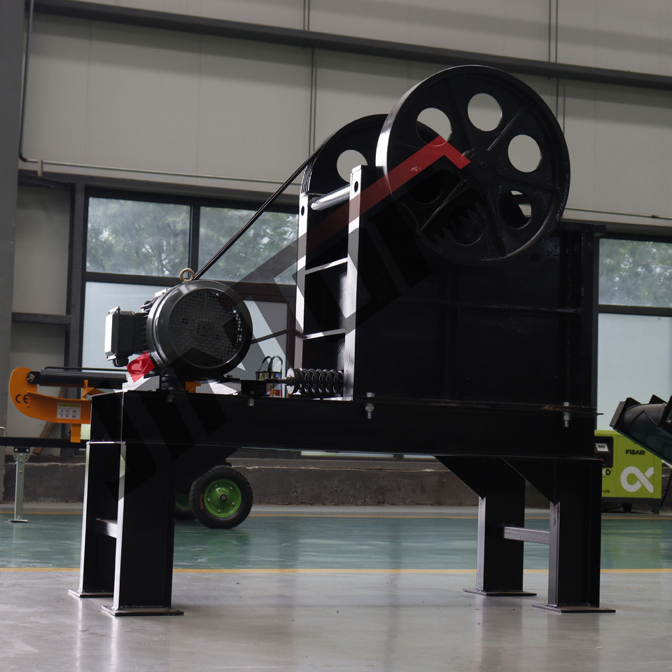 New Electric Jaw Crusher - Žokļu drupinātājs: foto 1 New Electric Jaw Crusher - Žokļu drupinātājs: foto 1