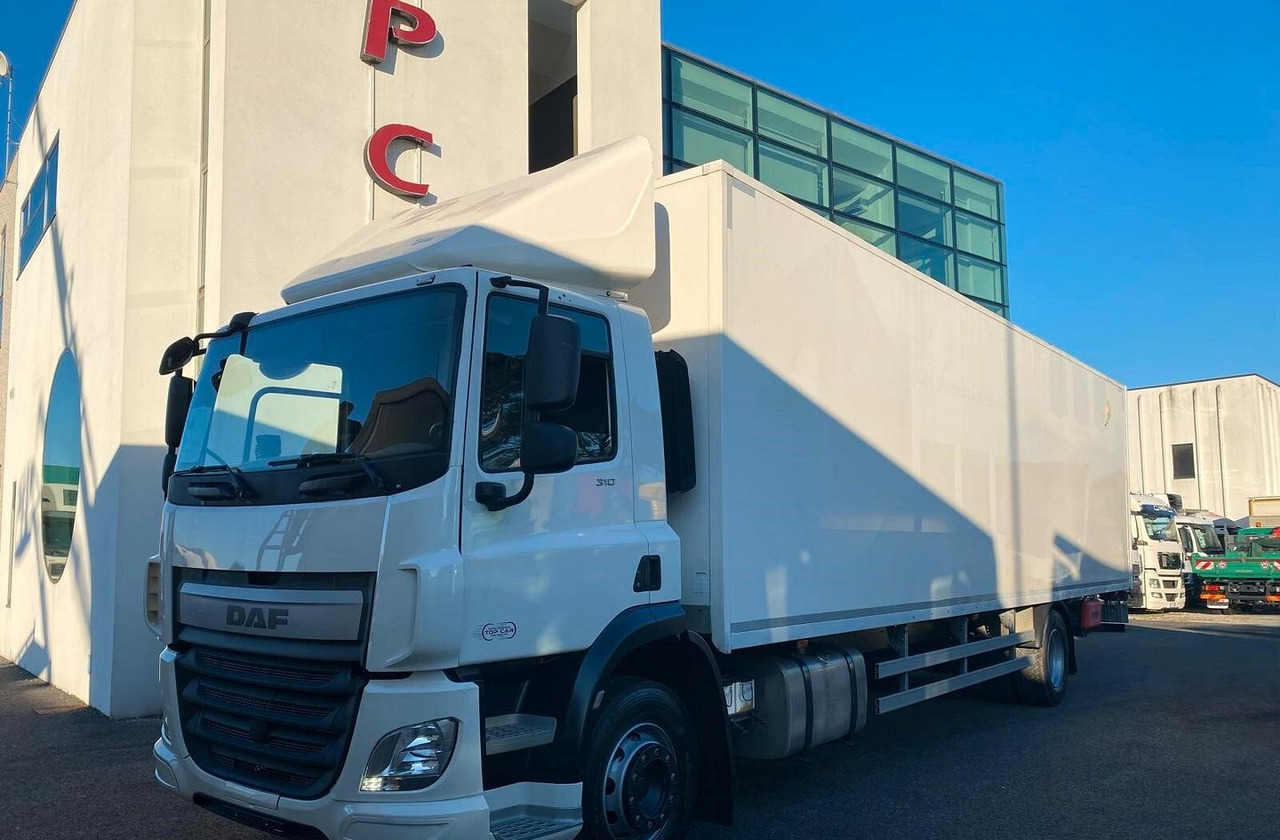 DAF 310 FA CASSONE E SPONDA EURO 6 - Kravas automašīna ar slēgto virsbūvi: foto 1 DAF 310 FA CASSONE E SPONDA EURO 6 - Kravas automašīna ar slēgto virsbūvi: foto 1