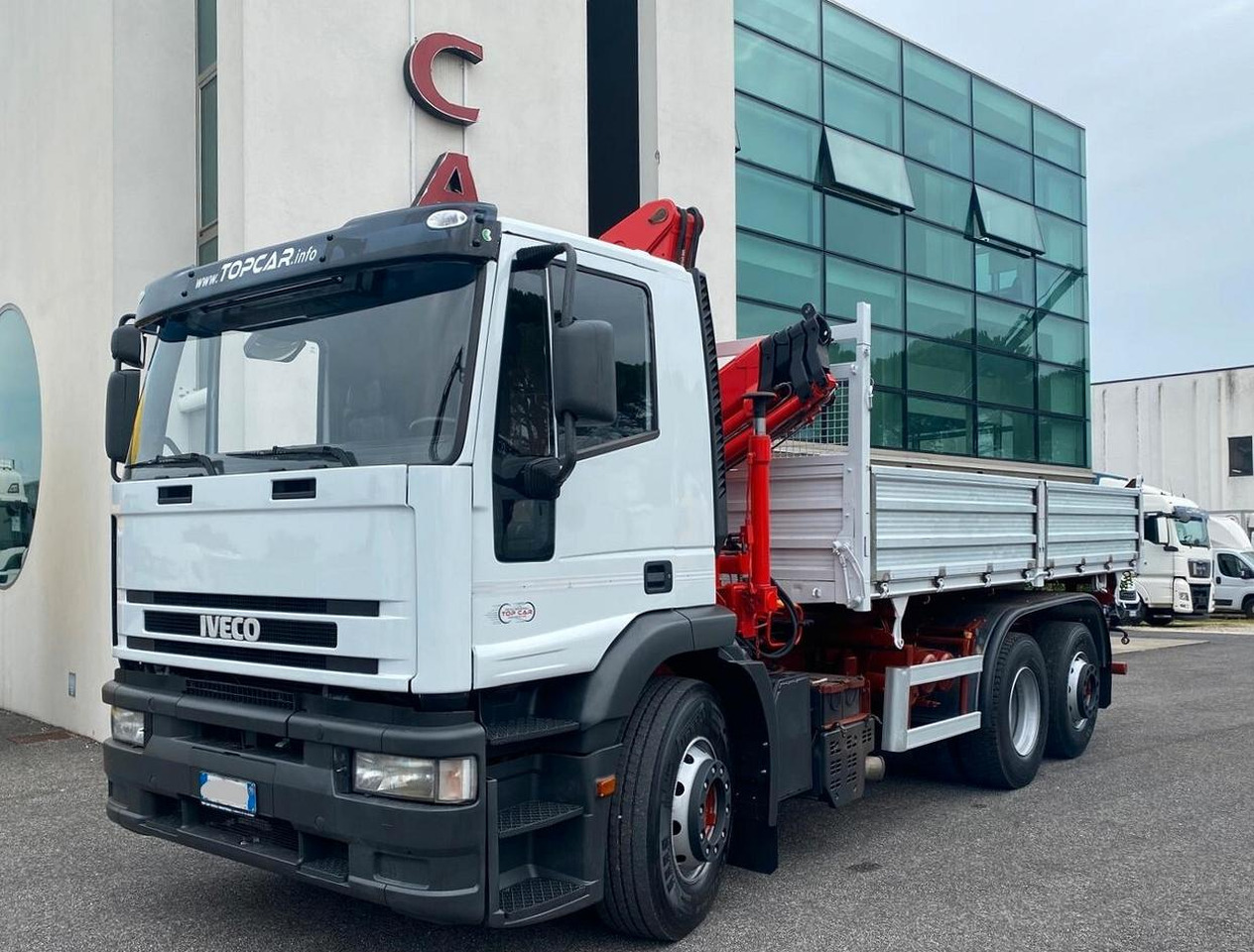 IVECO 440E38 RIBALTABILE TRILATERALE E GRU FASSI - Bortu kravas automašīna/ Platforma, Kravas auto ar manipulatoru: foto 2 IVECO 440E38 RIBALTABILE TRILATERALE E GRU FASSI - Bortu kravas automašīna/ Platforma, Kravas auto ar manipulatoru: foto 2