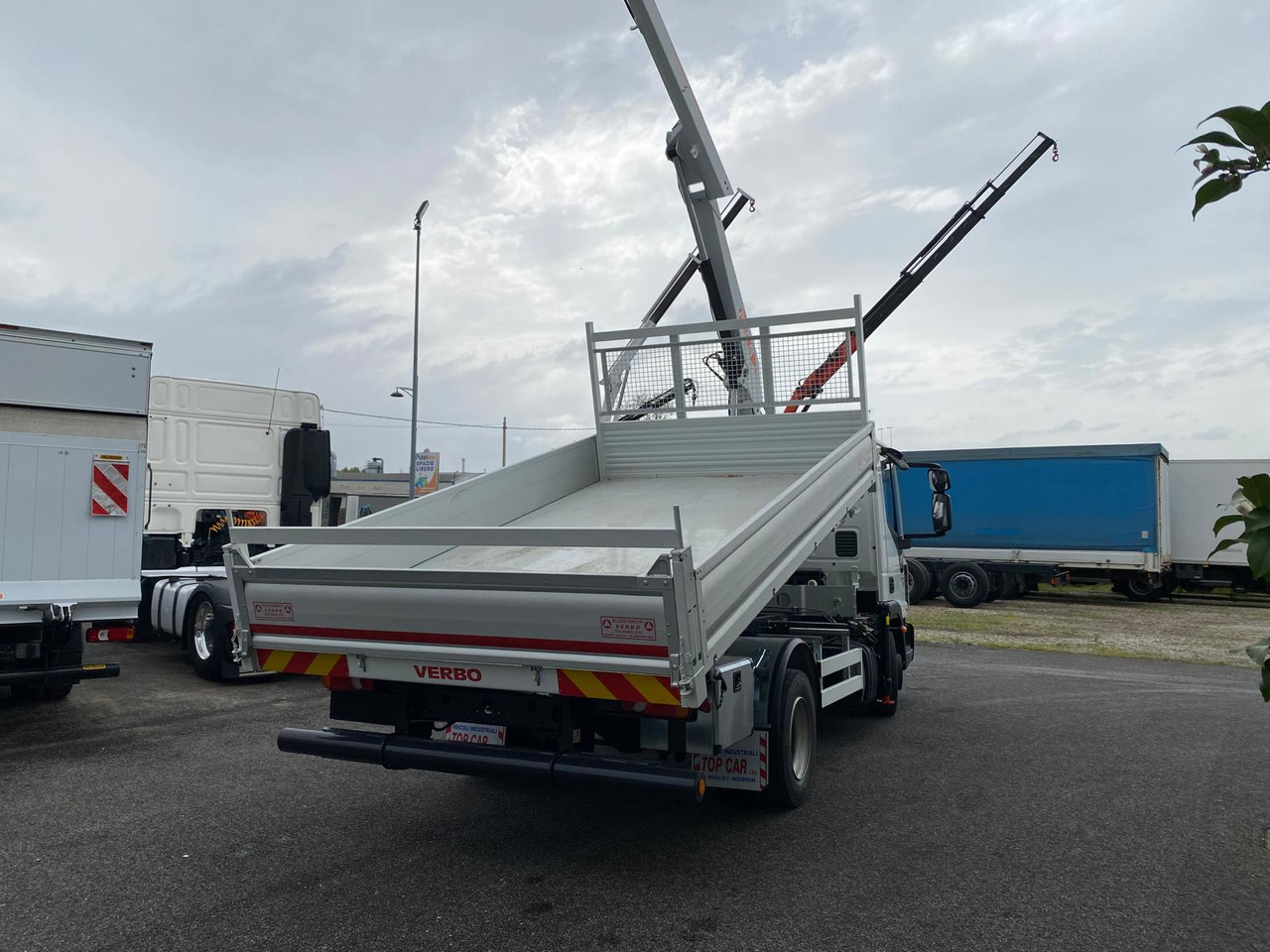 IVECO 75E16 - Kravas automašīna pašizgāzējs: foto 5 IVECO 75E16 - Kravas automašīna pašizgāzējs: foto 5
