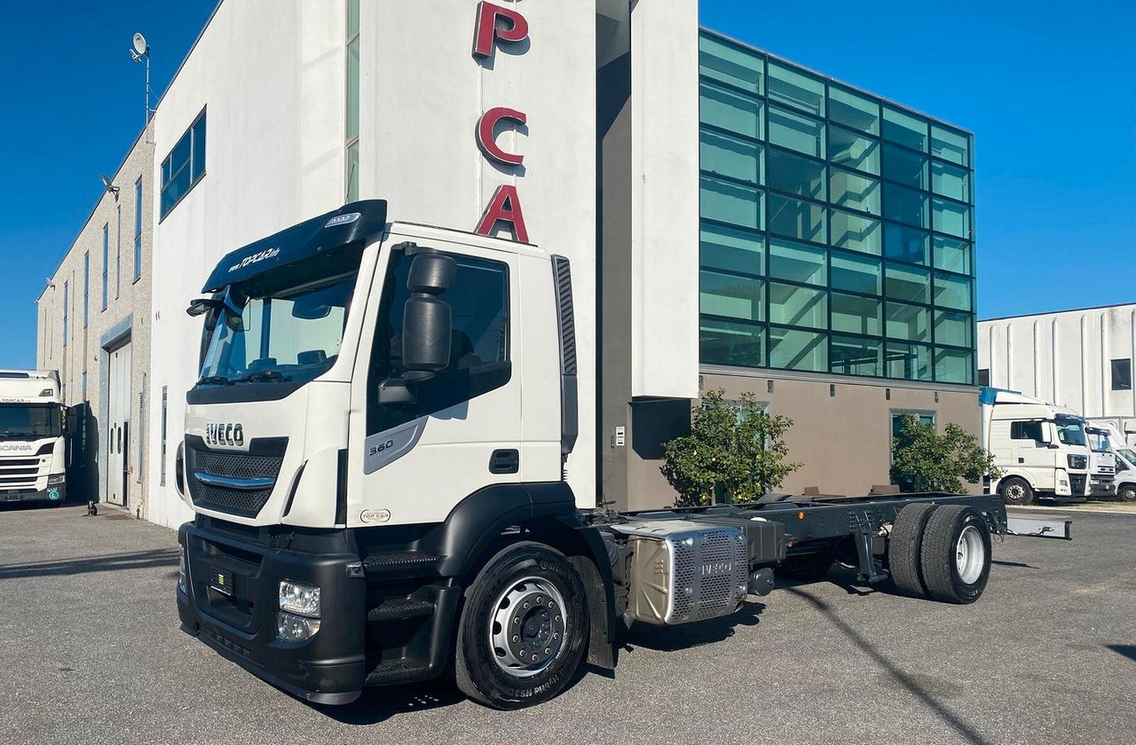 IVECO AD190S36 MOTRICE 2 ASSI TELAIO 2017 - Šasija kravas automašīna: foto 1 IVECO AD190S36 MOTRICE 2 ASSI TELAIO 2017 - Šasija kravas automašīna: foto 1