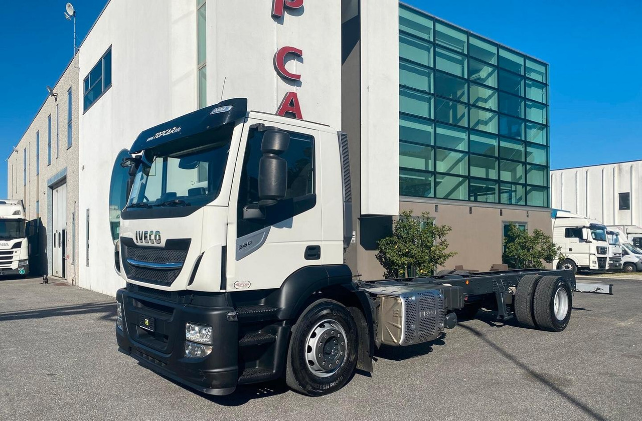 IVECO AD190S36 MOTRICE 2 ASSI TELAIO 2017 - Šasija kravas automašīna: foto 2 IVECO AD190S36 MOTRICE 2 ASSI TELAIO 2017 - Šasija kravas automašīna: foto 2
